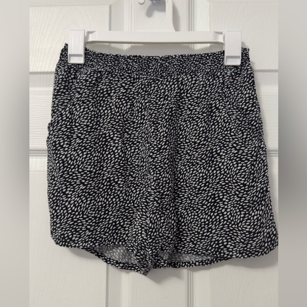 Old Navy Black and White High Waist Women's Shorts